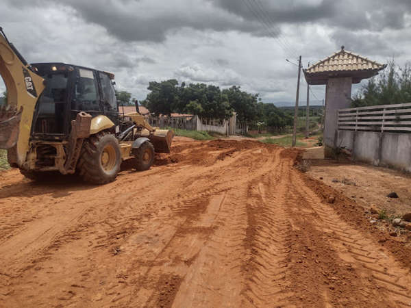 Prefeitura de Milagres intensifica melhorias em estradas vicinais